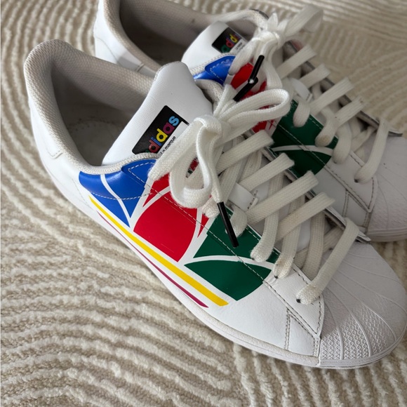 Men’s Adidas Shell toe Sneakers - Picture 3 of 10